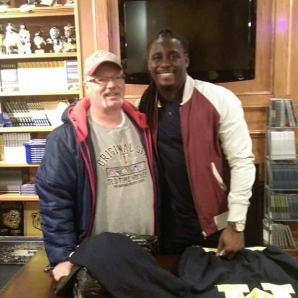 Denard Robinson autographed coat - Picture 7 of 7